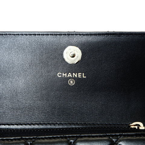 CHANEL Mini Matelasse Pearl 31 Series 2021-2022 Lambskin Shoulder Bag black WS25739