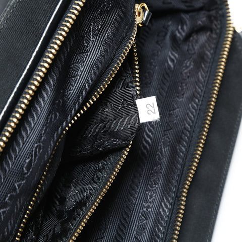 PRADA Nylonhandtasche schwarz WS25784