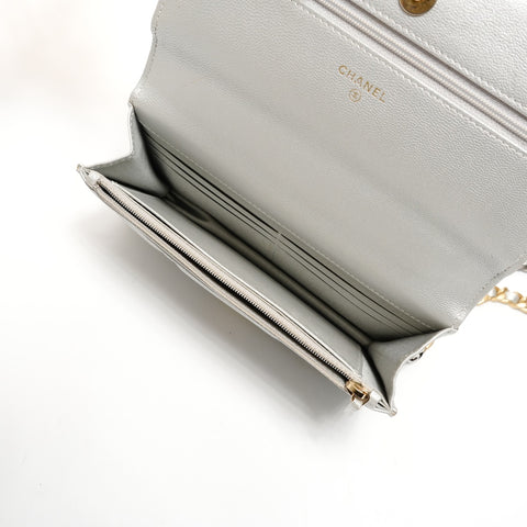 CHANEL 30s 2020-2021 CHANEL 19 Chain Wallet Matelasse Lambskin Shoulder Bag Silver WS25846