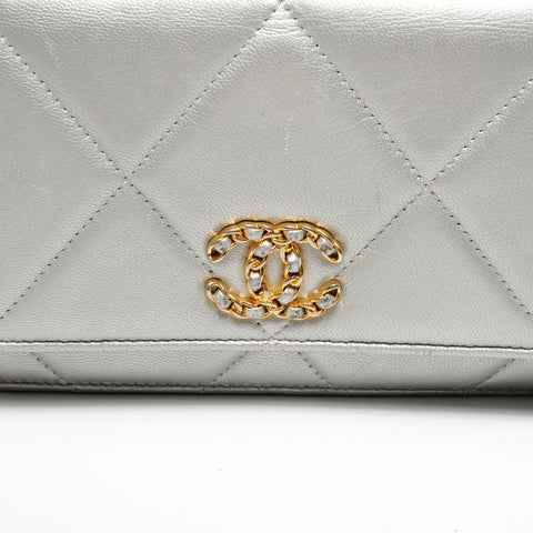 CHANEL 30s 2020-2021 CHANEL 19 Chain Wallet Matelasse Lambskin Shoulder Bag Silver WS25846