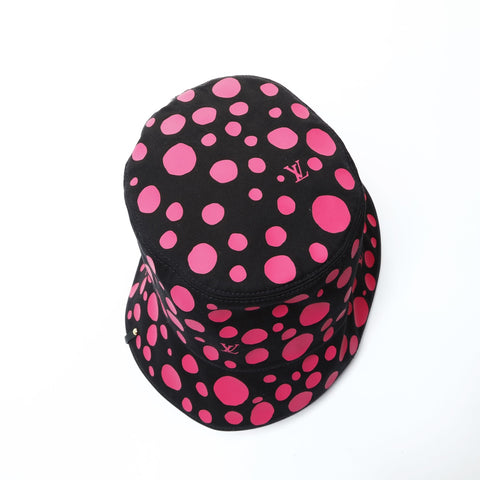 LOUIS VUITTON x Yayoi Kusama 合作棉质双面水桶包，粉色，22.8 英寸帽子黑色 WS25967
