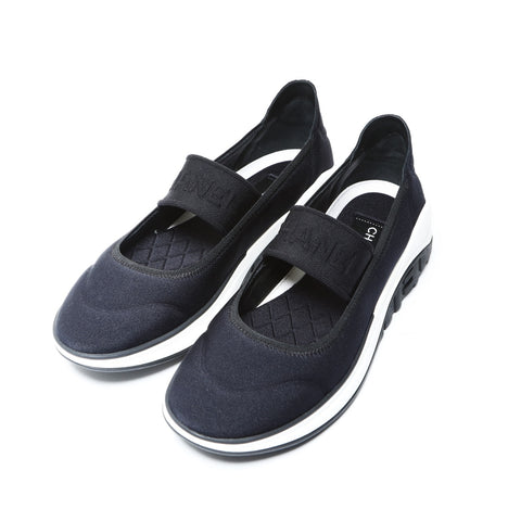 CHANEL Slip-on 38 9.8