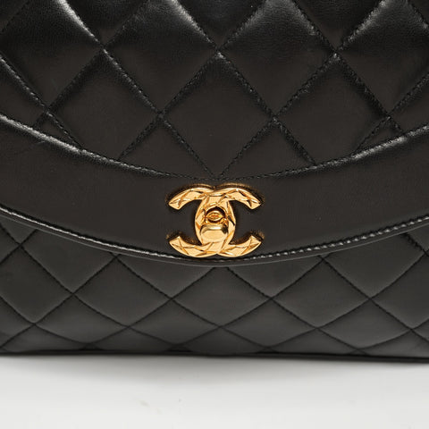 CHANEL 1986-1988 Camera Bag in Lambskin with Matelasse Tassel Shoulder Bag black WS26077