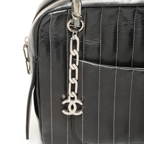 CHANEL Chaîne en cuir d'agneau, intérieur déchiré et endommagé Sac bandoulière noir WS26125
