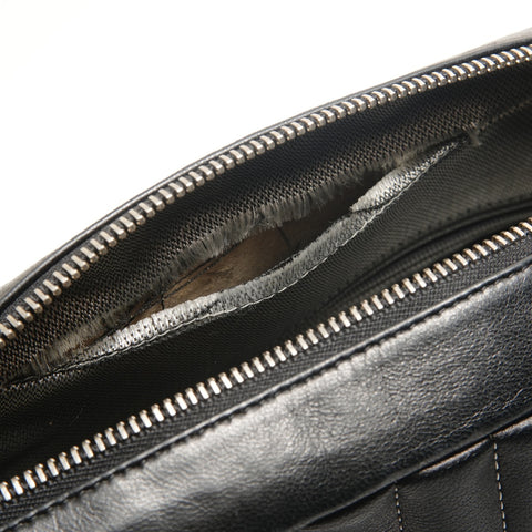 CHANEL Chaîne en cuir d'agneau, intérieur déchiré et endommagé Sac bandoulière noir WS26125