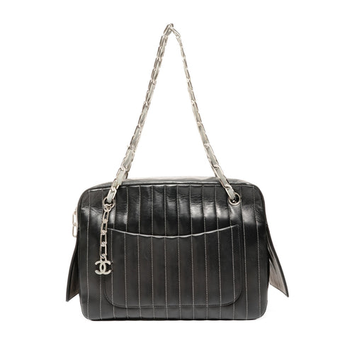 CHANEL Chaîne en cuir d'agneau, intérieur déchiré et endommagé Sac bandoulière noir WS26125