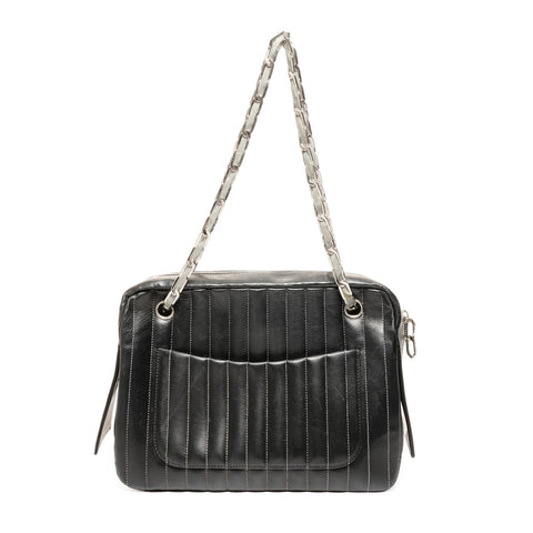 CHANEL Chaîne en cuir d'agneau, intérieur déchiré et endommagé Sac bandoulière noir WS26125