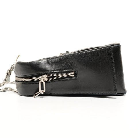 CHANEL Chaîne en cuir d'agneau, intérieur déchiré et endommagé Sac bandoulière noir WS26125