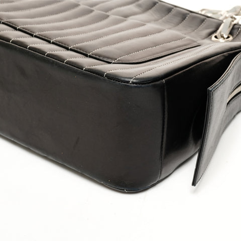 CHANEL Chaîne en cuir d'agneau, intérieur déchiré et endommagé Sac bandoulière noir WS26125