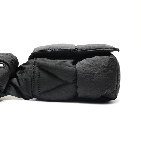 BOTTEGAVENETA 加垫科技盒式尼龙单肩包 黑色 WS26158