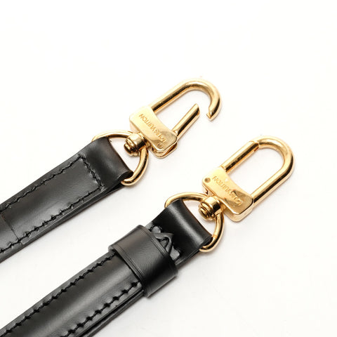 LOUIS VUITTON Epi Pochette Serie Dragonne manufactured in 2000 Shoulder Bag black WS26226