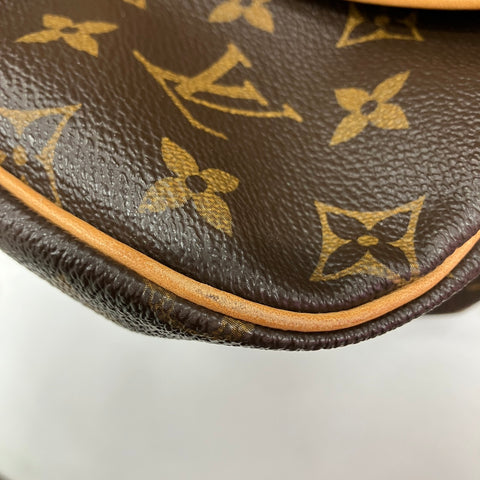 路易威登 2012 Saumur 30 Monogram 单肩包 棕色 WS26247