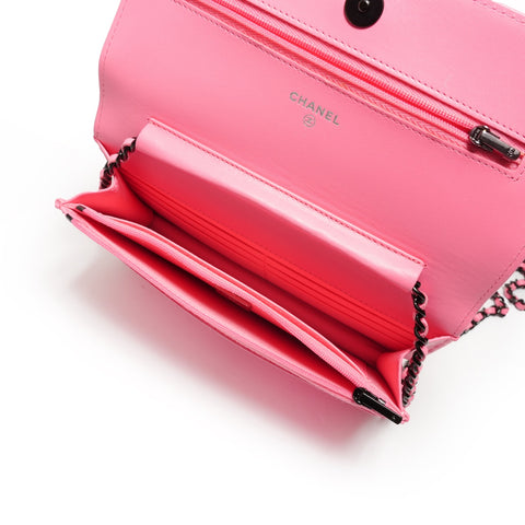 CHANEL Matelass Lambskin Chain Wallet 2021-2025 Shoulder Bag pink WS26256