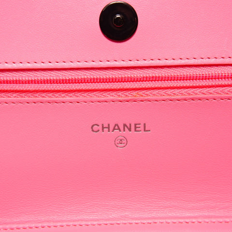CHANEL Matelass Lambskin Chain Wallet 2021-2025 Shoulder Bag pink WS26256