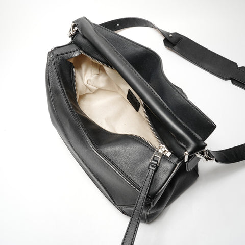 LOEWE Puzzle Leather Medium Shoulder Bag black WS26286