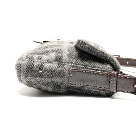 FENDI Wool Mamma Bucket One Belt Umhängetasche grau WS26356