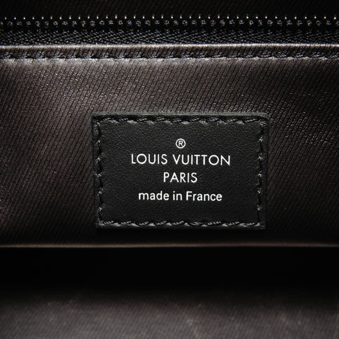 LOUIS VUITTON 2021-2025 Snow Dop Kit Handtasche schwarz WS26357