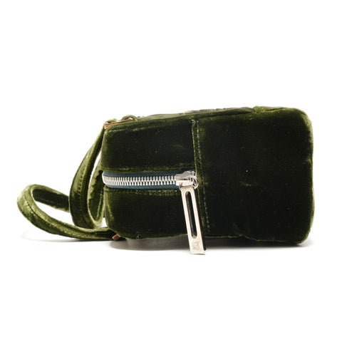 LOEWE Amazona Anagram Strass Velours Handtasche grün WS26360