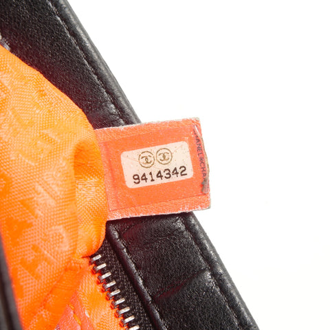 CHANEL Nr. 9 2004-2005 Lammfell Wild Stitch Umhängetasche schwarz WS26370