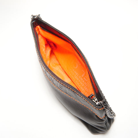 CHANEL Nr. 9 2004-2005 Lammfell Wild Stitch Umhängetasche schwarz WS26370