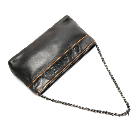 CHANEL Nr. 9 2004-2005 Lammfell Wild Stitch Umhängetasche schwarz WS26370