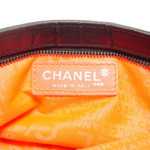 CHANEL Nr. 9 2004-2005 Lammfell Wild Stitch Umhängetasche schwarz WS26370