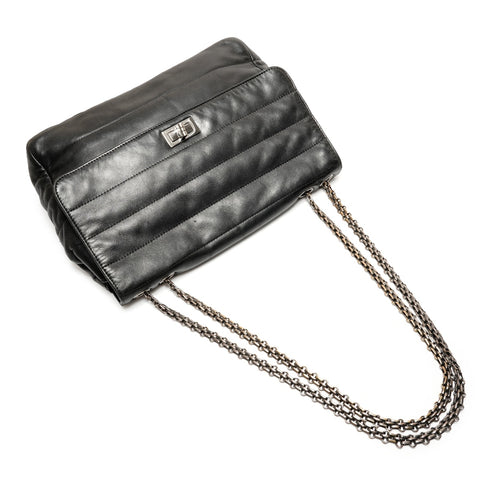 CHANEL No. 5 1997-1999 Rum Chanel 2.55 Shoulder Bag black WS26400