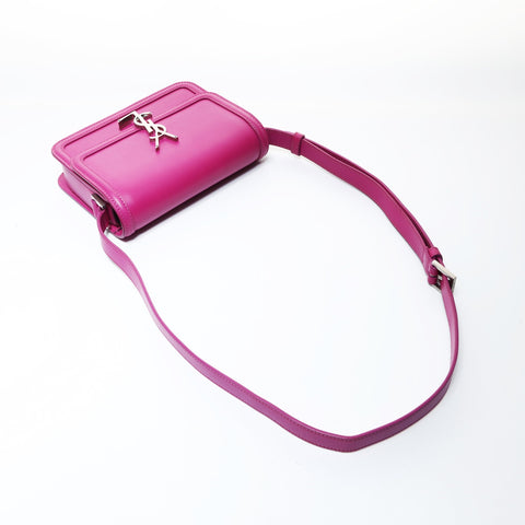 YVES SAINT LAURENT Solferino 小号挎包带 YSL 徽标金属银色单肩包粉色 WS26509