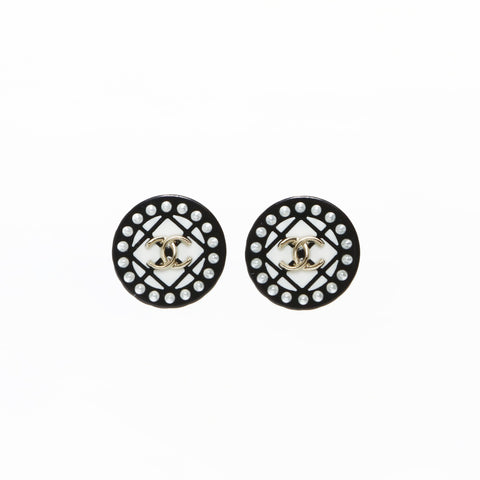 CHANEL D19C 2019 COCO Mark Round Pierce black WS26556