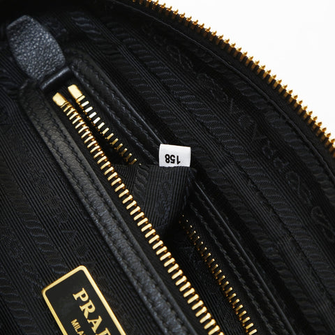 PRADA Logo-embossed camera bag Shoulder Bag black WS26601