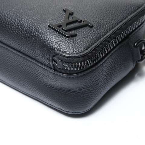 LOUIS VUITTON alpha wearable wallet Shoulder Bag black WS26609