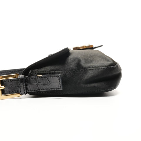 FENDI Satin Mamma Bucket mit Perlen Umhängetasche schwarz WS26709