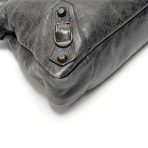 BALENCIAGA The First Leder 2-Wege-Schultertasche mit Spiegel grau WS26746