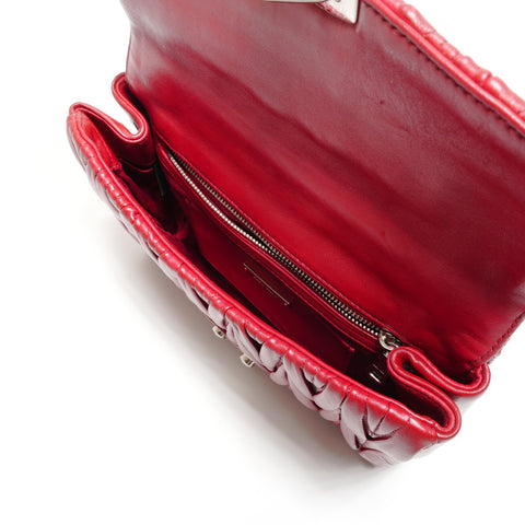 Miu Miu Miu Miu Matelass Shoulder Bag Shoulder Bag Red WS26888
