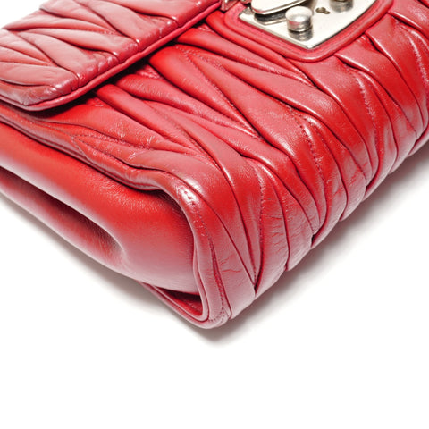 Miu Miu Miu Miu Matelass Shoulder Bag Shoulder Bag Red WS26888