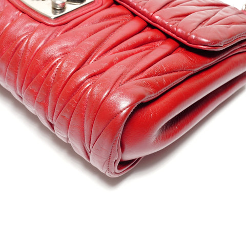 Miu Miu Miu Miu Matelass Shoulder Bag Shoulder Bag Red WS26888
