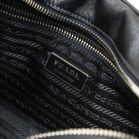 PRADA Saffiano handbag with triangle logo in Metal Silver Handbag black WS26958