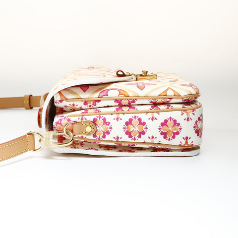 LOUIS VUITTON Monogram Pochette Metis MM Shoulder Bag multicolor WS27020