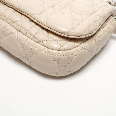 Christian Dior Dior Caro Cannage Off Beige Shoulder Bag beige WS27129