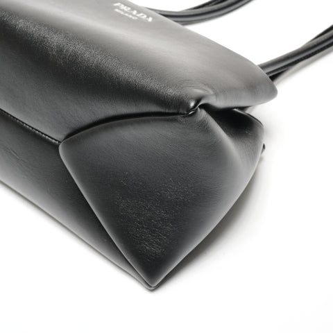 PRADA leather logo Shoulder Bag black WS27323