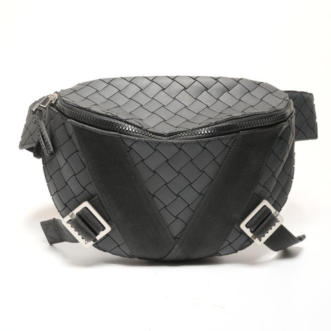 BOTTEGAVENETA INTRECCIATO Rubber Body Bag Shoulder Bag black WS27338