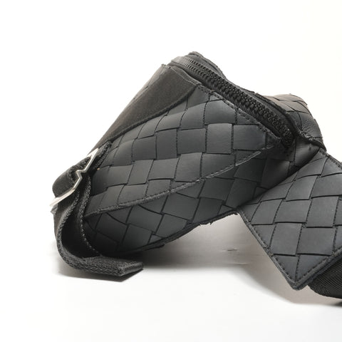 BOTTEGAVENETA INTRECCIATO Rubber Body Bag Shoulder Bag black WS27338