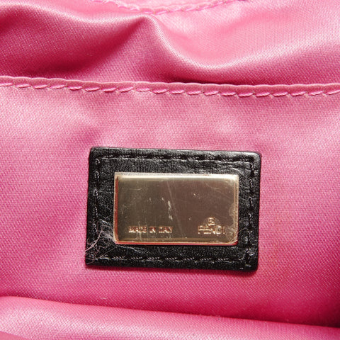 FENDI Knitted ruffle wool with logo charm Shoulder Bag black WS27394