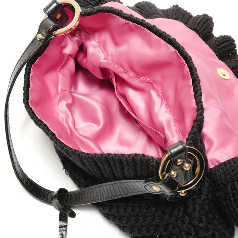 FENDI Knitted ruffle wool with logo charm Shoulder Bag black WS27394