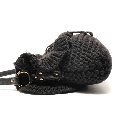 FENDI Knitted ruffle wool with logo charm Shoulder Bag black WS27394