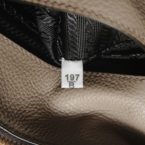 PRADA Vitello Phoenix Shoulder Bag beige WS27403