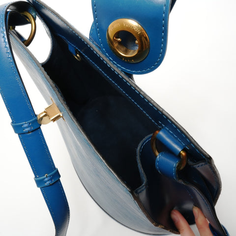LOUIS VUITTON 1995 Epi Cluny Shoulder Bag blue WS27760