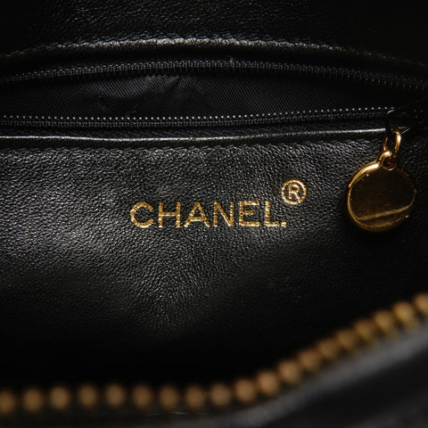 CHANEL Series 2, 1991-1994, V-stitch lambskin fringe Shoulder Bag black WS27790