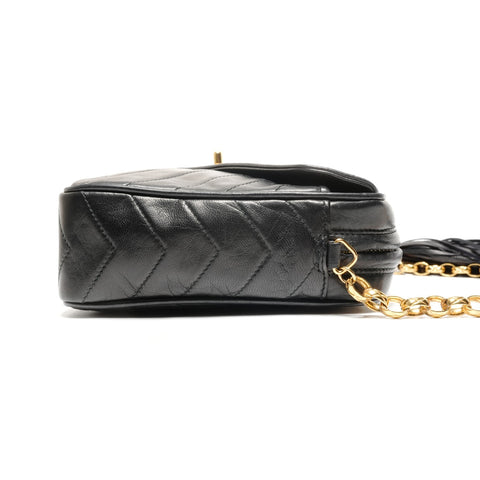 CHANEL Series 2, 1991-1994, V-stitch lambskin fringe Shoulder Bag black WS27790