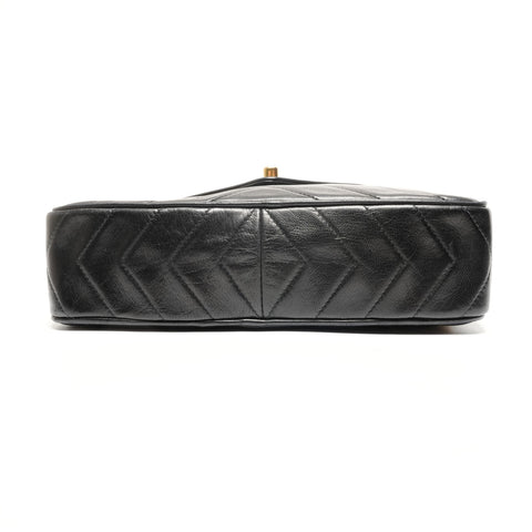 CHANEL Series 2, 1991-1994, V-stitch lambskin fringe Shoulder Bag black WS27790